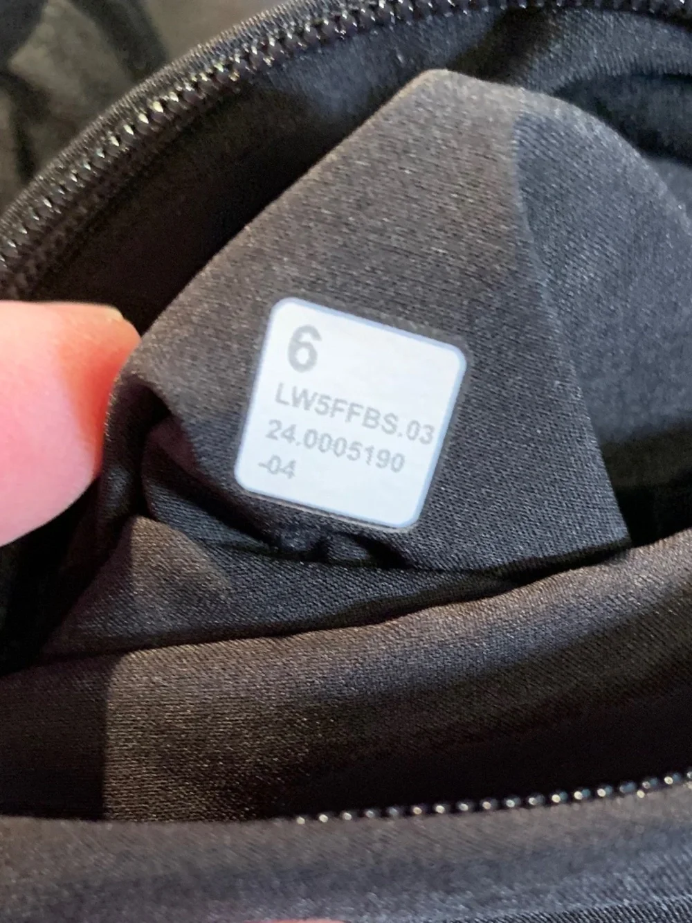 Lululemon black loose fit elastic waist athletic pant sz 6
